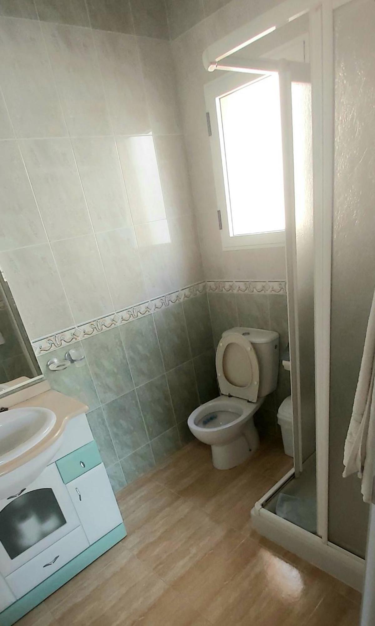 La Oficina Hotel *